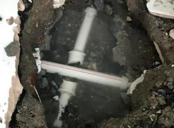 商都阳台漏水维修公司为您分享楼上楼下漏水怎么处理