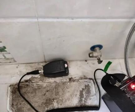 商都屋顶漏水维修公司分享下卫生间漏水的危害及解决方法